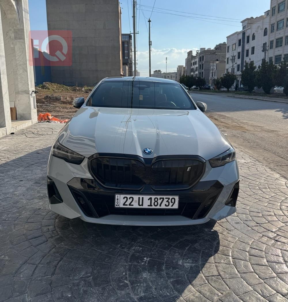 بي ام دبليو i5